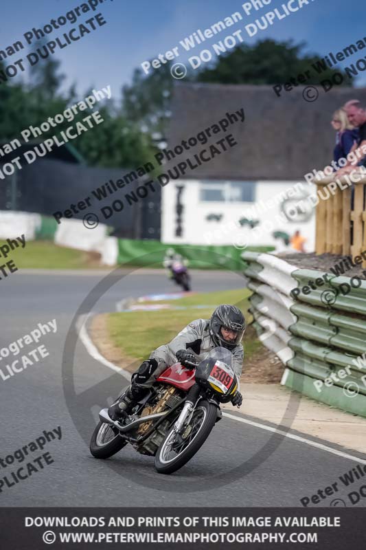 Vintage motorcycle club;eventdigitalimages;mallory park;mallory park trackday photographs;no limits trackdays;peter wileman photography;trackday digital images;trackday photos;vmcc festival 1000 bikes photographs